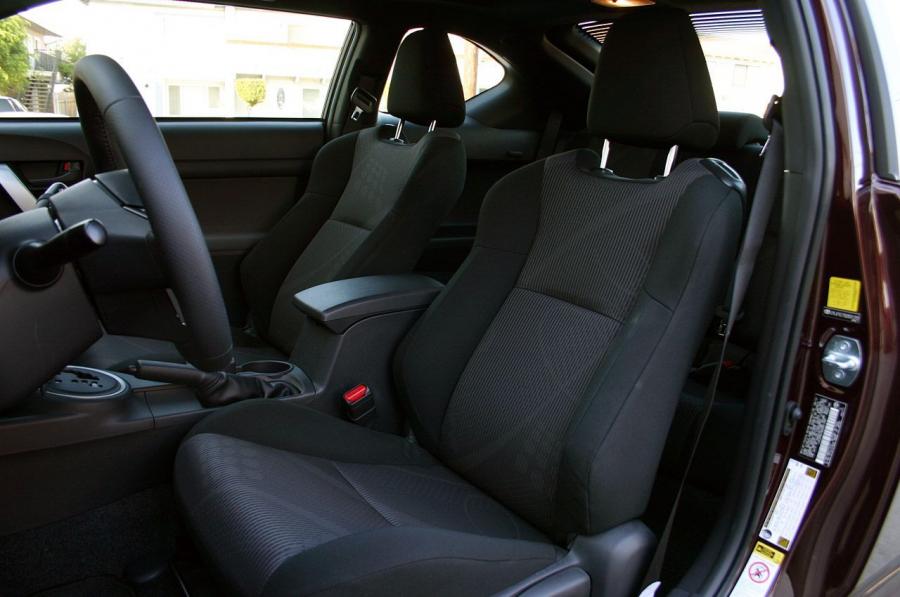 Интерьер Scion tC 2011 года  (фото 29 из 68)